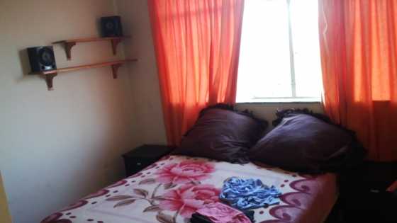 Big Bedroom in 3 bedroom flat available in Wonderboom South