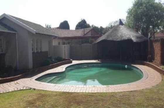 BIG FAMILY HOUSE IN GLEN MARAIS