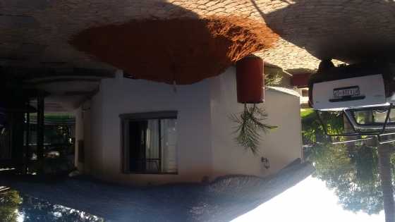 Big openplan garden flat for rent in  Moot area R4000 pm prepaid elec