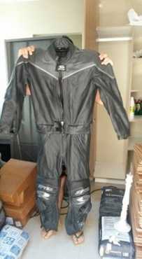 Bike leathers mens size