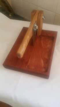 Biltong Carver large with catch up area