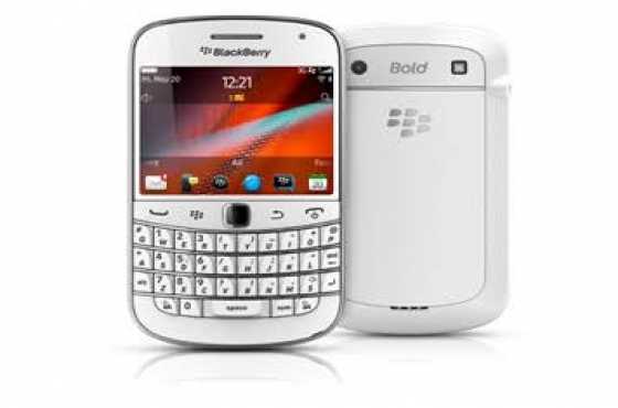 Black Berry Bold 9900 White