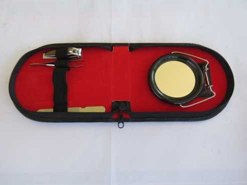 Black faux leather finished Vintage Grooming case. Size 14,5x11,5cm x 3cm, half round on one side.