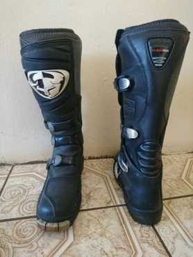 Black Thor MXT30 size 8 boots