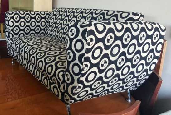 BlackampWhiteRetroDesignCouchSuiteR6500negotiable