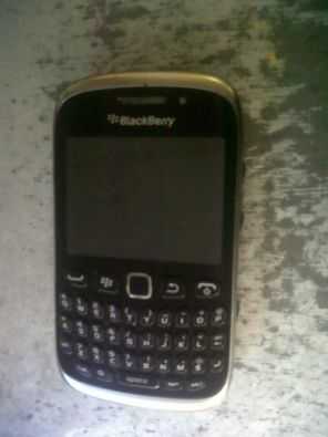 Blackberry 9320