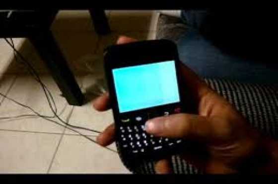 BLACKBERRY 9720 touch screen selling for spares or repairs only R350