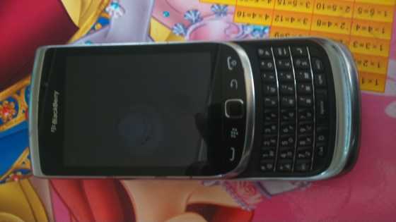 Blackberry 9810, still in very good and working condition   R1100    0820520428