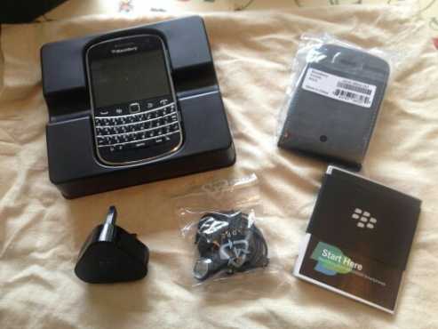 Blackberry 9900 black bold brand new