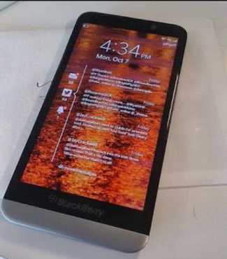 BlackBerry Z30 for sell or stop with iPhone 6 R2600