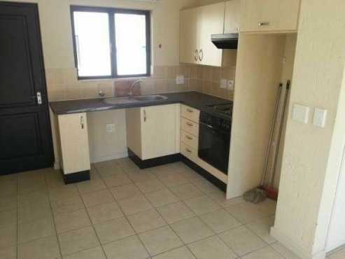 BLAIRGOWRIE Stunning massive 1bed, bathroom, kitchen, lounge R5000