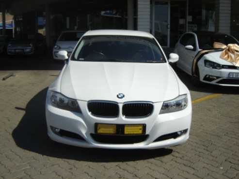 BMW 320i E90 AT 2010 Model 52000kms