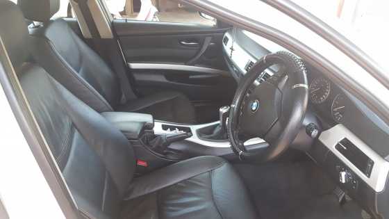 BMW 320i, Excellent running condition, 2009 model, 6 SPEED, MANUAL