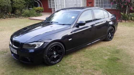 BMW 320i M-SPORT Manual With Sunroof