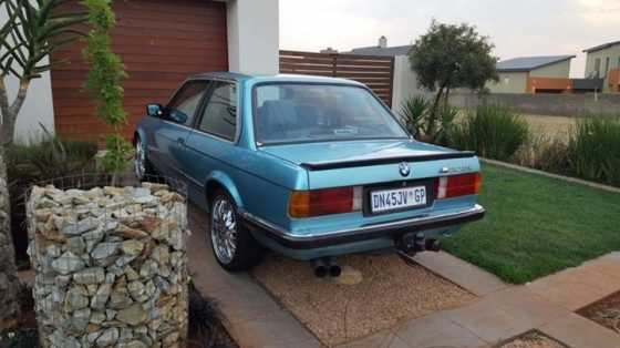 BMW 323i 2 door Manual E30