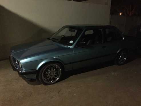 BMW 323I E30 1986 two door