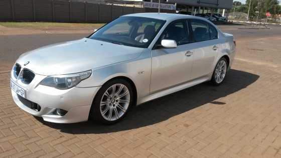 BMW 523i(A)