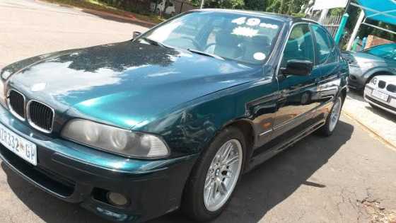 BMW 528i  ( Automatic )