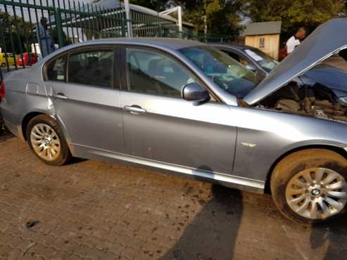 BMW E90 320i And 320d  Stripping For Spares