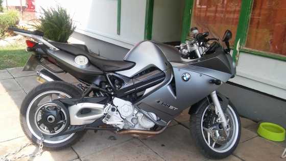 BMW F800ST