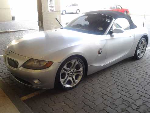 bmw z4 30l convertible 2003 auto model in good condition,trade in bakkie