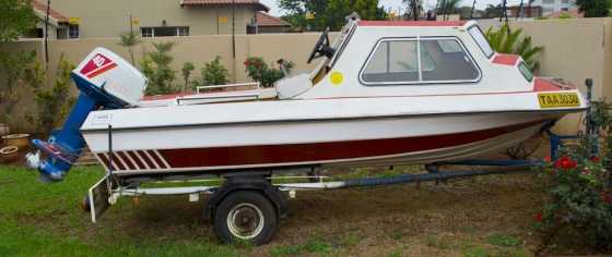 Boat - Sportman039s Cabin Cruiser