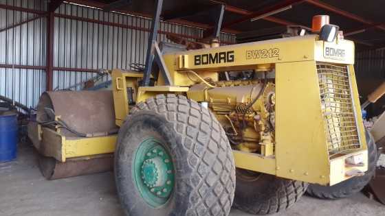 bomag BW 212 10 ton smooth drum roller