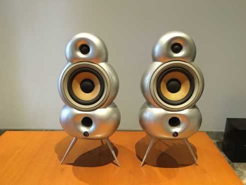 bookshelf speakers