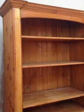 BOOKSHELVE. SOLID OREGAN PINE. 3 SHELVES.