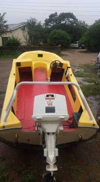 Boot met 85 johnson motor