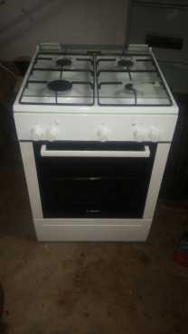 Bosch Gas and semi electric stove for sale R4500 Neg