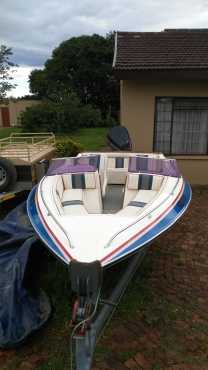 Bow rider speedboat with extra039s