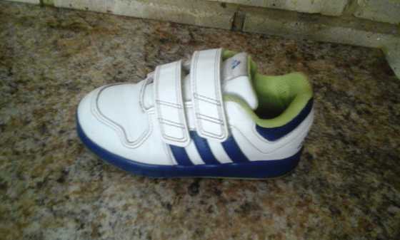 Boys Addidas Takkies