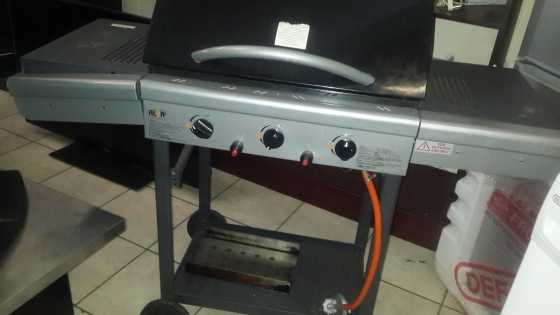 BRAAI STAND