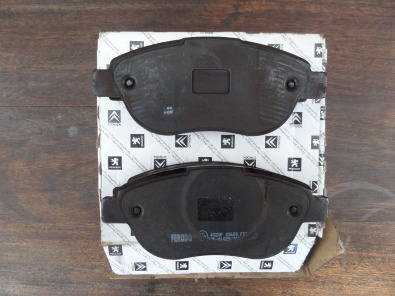 Brake Pads  (For Front)