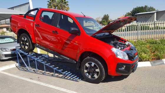 Brand new 2016 isuzu doublecab