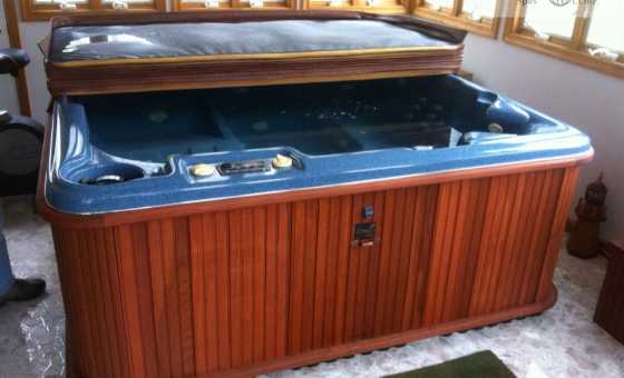 Brand New 8 Seater Jacuzzi for sale