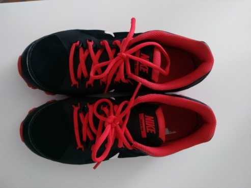 BRAND NEW AWESOME SIZE 6 BLACK AND RED NIKE SNEAKERS FOR SALE