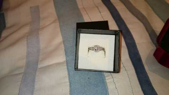 brand new engagement ring value R32,500 with certificate