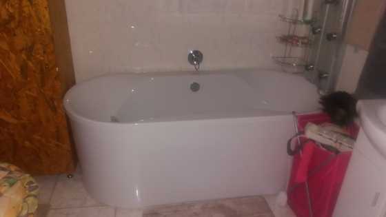 brand new free standing bath