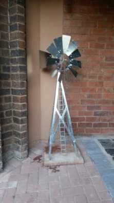 BRAND NEW GARDEN WINDMILLS FROM R300