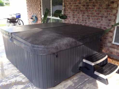 Brand New Plug amp Play Jacuzzi Spa 4 to 12 seats