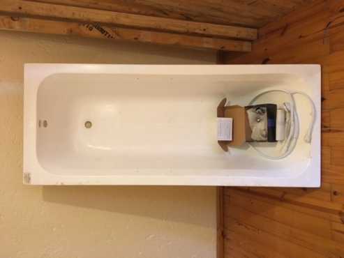 Brand new rectangular white Bathtub, taps,handles