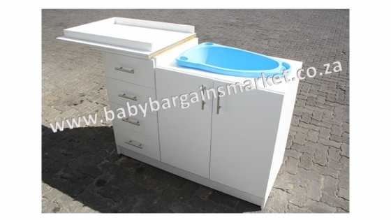 Brand New White Bath Compactum