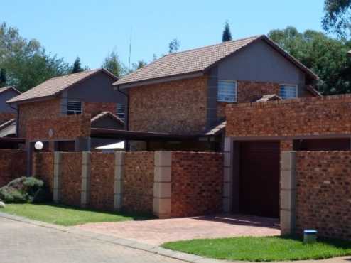 Brentwood Park Benoni, face brick 3 bed town house