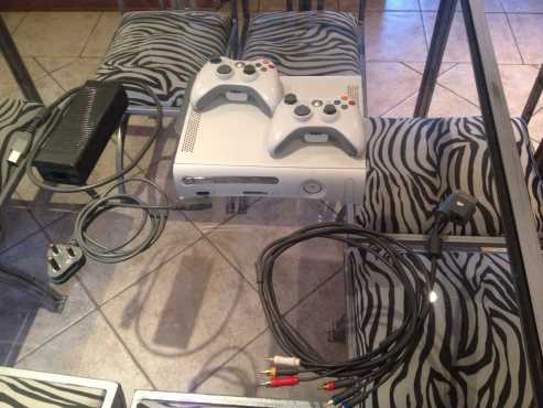 Brilliant condition white Xbox 360 for sale