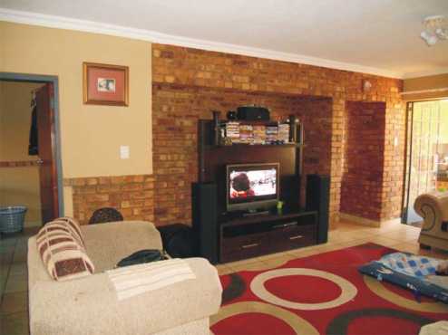 C1 1337 DUNWOODIE AVENUE 3 BEDROOM FOR R 7 900 IN WAVERLEY