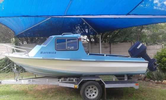 Cabin Cruiser with Bottle Neck Trailer