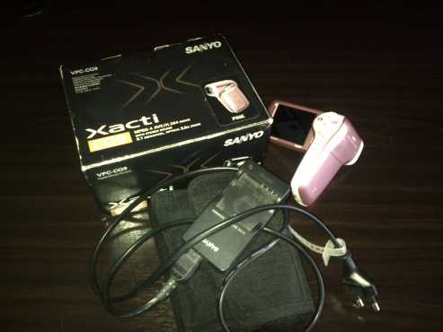 Camera, Exacti 9.1mp, Pink pistolgrip  2 x 4gig memory cards