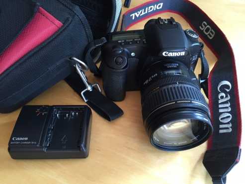 Canon 30D DSLR  bag  free lens